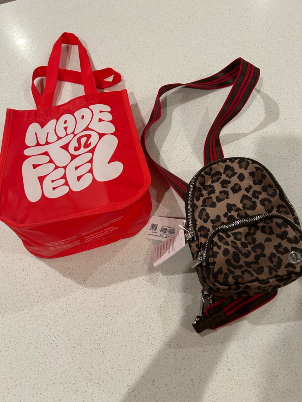 lululemon athletica Everywhere Small Sling Bag 2L Cheetah